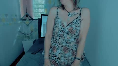 Snapshot of scarlethoot_ chatting on 12.17.24 S C A R L E T online show from 12.17.24