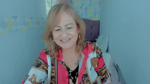 Snapshot of scarlethoot_ chatting on 12.20.24 S C A R L E T online show from 12.20.24
