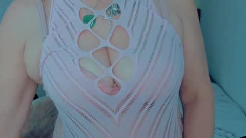 Snapshot of scarlethoot_ chatting on 12.30.24 S C A R L E T online show from 12.30.24