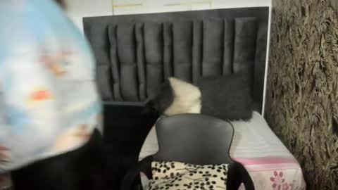 Snapshot of scarlethoot_ chatting on 10.16.25 S C A R L E T online show from 10.16.25