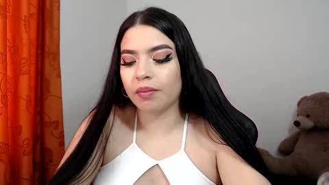 Snapshot of scarletlux_ chatting on 02.19.26 Scarlet online show from 02.19.26