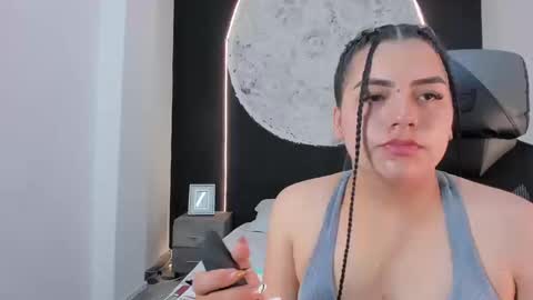 Snapshot of scarletmoon1_ chatting on 10.20.25 Scarlet online show from 10.20.25