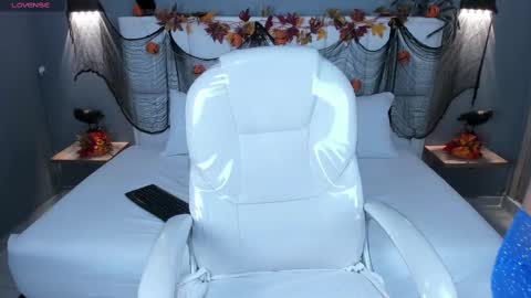 Scarlet online show from 10.26.25