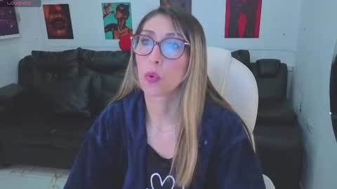 Snapshot of scarlett_079 chatting on 06.19.26 Scarlett online show from 06.19.26