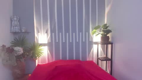 SCARLETT FOX  online show from 11.25.25