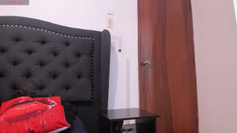 Scarlett Anaiz online show from 11.16.25