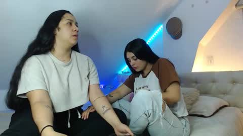 Snapshot of scarlett_evance chatting on 10.19.25 Scarlett and Jazmin online show from 10.19.25