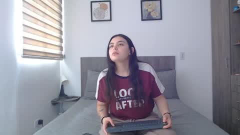 Scarlett and Jazmin online show from 05.27.26