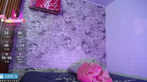 Snapshot of scarlett_fire5 chatting on 09.22.25 scarlett_fire5 online show from 09.22.25