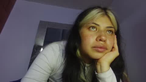 Snapshot of scarlett_johhns chatting on 10.22.25 scarlett_johhns online show from 10.22.25