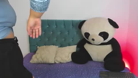 Snapshot of scarlett_lewis2 chatting on 10.02.25 SweetScarlett online show from 10.02.25
