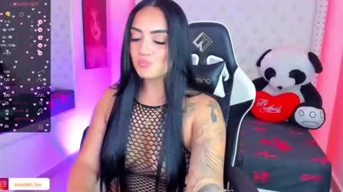 Snapshot of scarlett_luv chatting on 09.24.25 Kim online show from 09.24.25