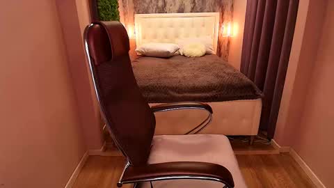 Scarlett online show from 02.14.25