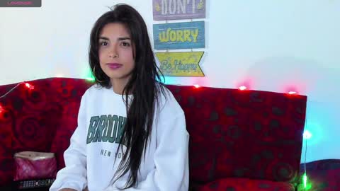 Snapshot of scarletta1215 chatting on 01.22.25 Daniela Camacho online show from 01.22.25