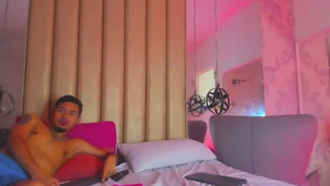 Snapshot of scarlettandalex chatting on 06.25.26 Scarlet and Alex online show from 06.25.26