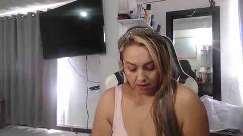 Snapshot of scarlettbellee chatting on 04.23.26 Scarlett online show from 04.23.26