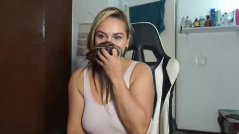 Snapshot of scarlettbellee chatting on 04.29.26 Scarlett online show from 04.29.26