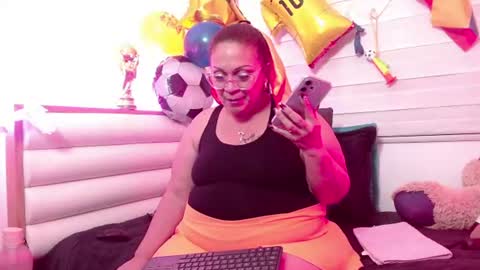 Snapshot of scarlettbooty chatting on 06.19.26 scarlettbooty online show from 06.19.26