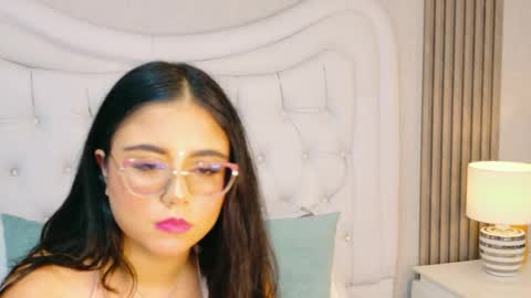 Snapshot of scarlettpetrovaa chatting on 04.15.26 Scarlett Petrova online show from 04.15.26