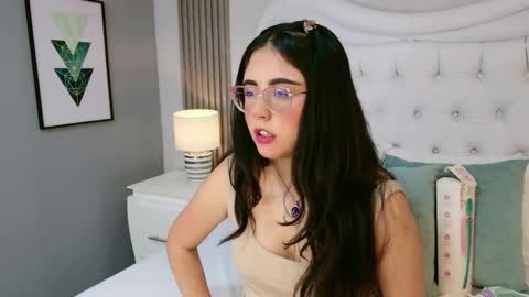 Snapshot of scarlettpetrovaa chatting on 05.09.26 Scarlett Petrova online show from 05.09.26