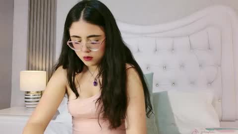 Snapshot of scarlettpetrovaa chatting on 05.11.26 Scarlett Petrova online show from 05.11.26