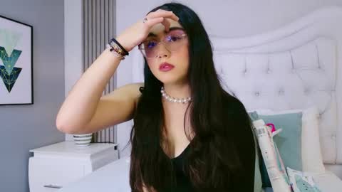 Snapshot of scarlettpetrovaa chatting on 05.27.26 Scarlett Petrova online show from 05.27.26