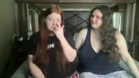 Snapshot of scarletttsinner chatting on 02.20.26 scarletttsinner online show from 02.20.26