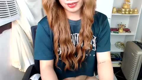 Queen Scarlet online show from 12.13.24