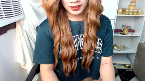 Queen Scarlet online show from 12.22.24