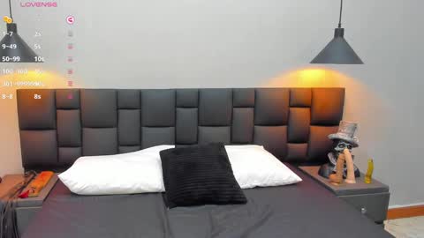 Snapshot of sccarlett_johnnson chatting on 02.18.25 Ines online show from 02.18.25