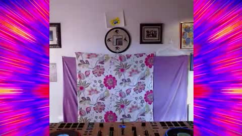 Snapshot of sch00lgirlass chatting on 12.20.25 sch00lgirlass online show from 12.20.25