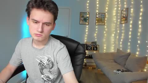 Thomas brunette and Alex blond online show from 12.28.24