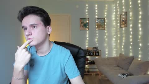 Thomas brunette and Alex blond online show from 12.29.24