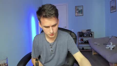 Thomas brunette and Alex blond online show from 01.17.25