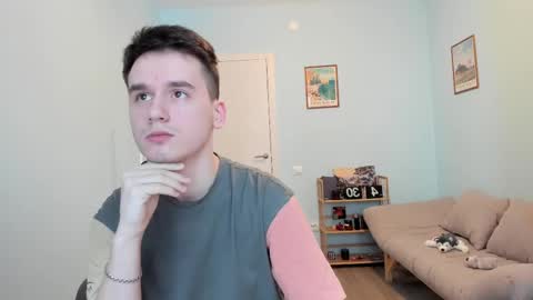 Thomas brunette and Alex blond online show from 02.18.25