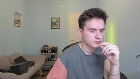 Thomas brunette and Alex blond online show from 03.06.25