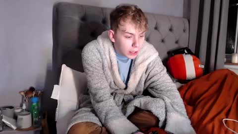 Snapshot of scottish_twink01 chatting on 01.22.25 danny online show from 01.22.25