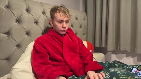 Snapshot of scottish_twink01 chatting on 01.26.25 danny online show from 01.26.25