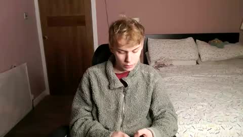 Snapshot of scottish_twink01 chatting on 09.14.25 danny online show from 09.14.25