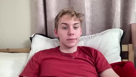 Snapshot of scottish_twink01 chatting on 09.20.25 danny online show from 09.20.25