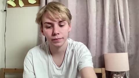 Snapshot of scottish_twink01 chatting on 09.22.25 danny online show from 09.22.25