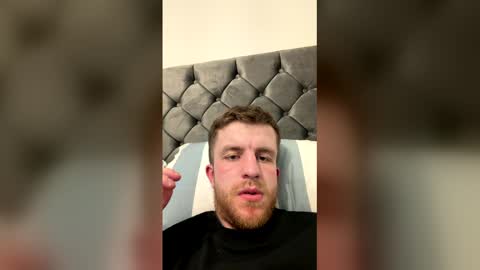 Snapshot of scottishguy220110 chatting on 06.07.26 scottishguy220110 online show from 06.07.26