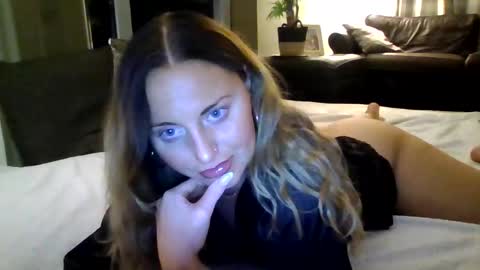 Scouse Lexi  online show from 09.15.25