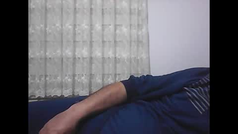 Snapshot of screw2 chatting on 02.01.25 Evren online show from 02.01.25