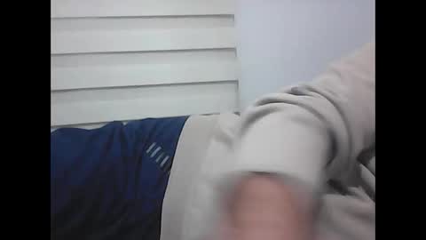 Snapshot of screw2 chatting on 02.18.25 Evren online show from 02.18.25