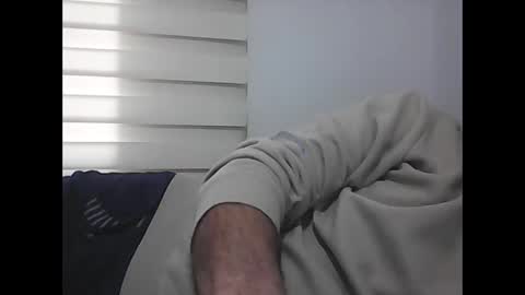 Snapshot of screw2 chatting on 02.22.25 Evren online show from 02.22.25