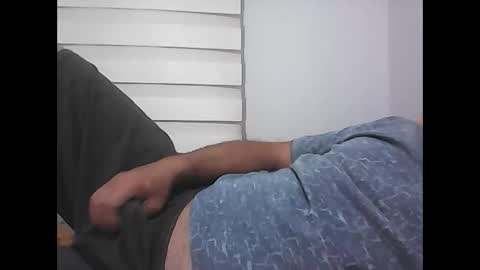 Snapshot of screw2 chatting on 09.30.25 Evren online show from 09.30.25