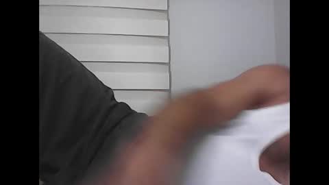 Snapshot of screw2 chatting on 10.05.25 Evren online show from 10.05.25