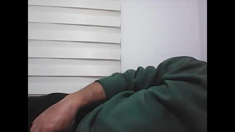 Snapshot of screw2 chatting on 10.12.25 Evren online show from 10.12.25