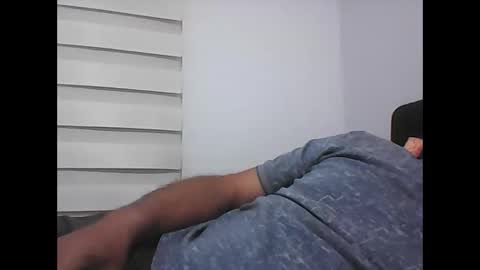 Snapshot of screw2 chatting on 10.13.25 Evren online show from 10.13.25